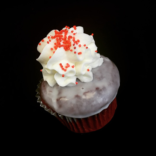 FL_red-velvet-donut FL_red-velvet-donut